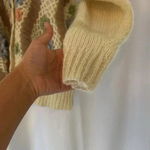 Handmade Vintage Floral Knit Cardigan – Size 13 – One-of-a-Kind! - Picture 8 of 9